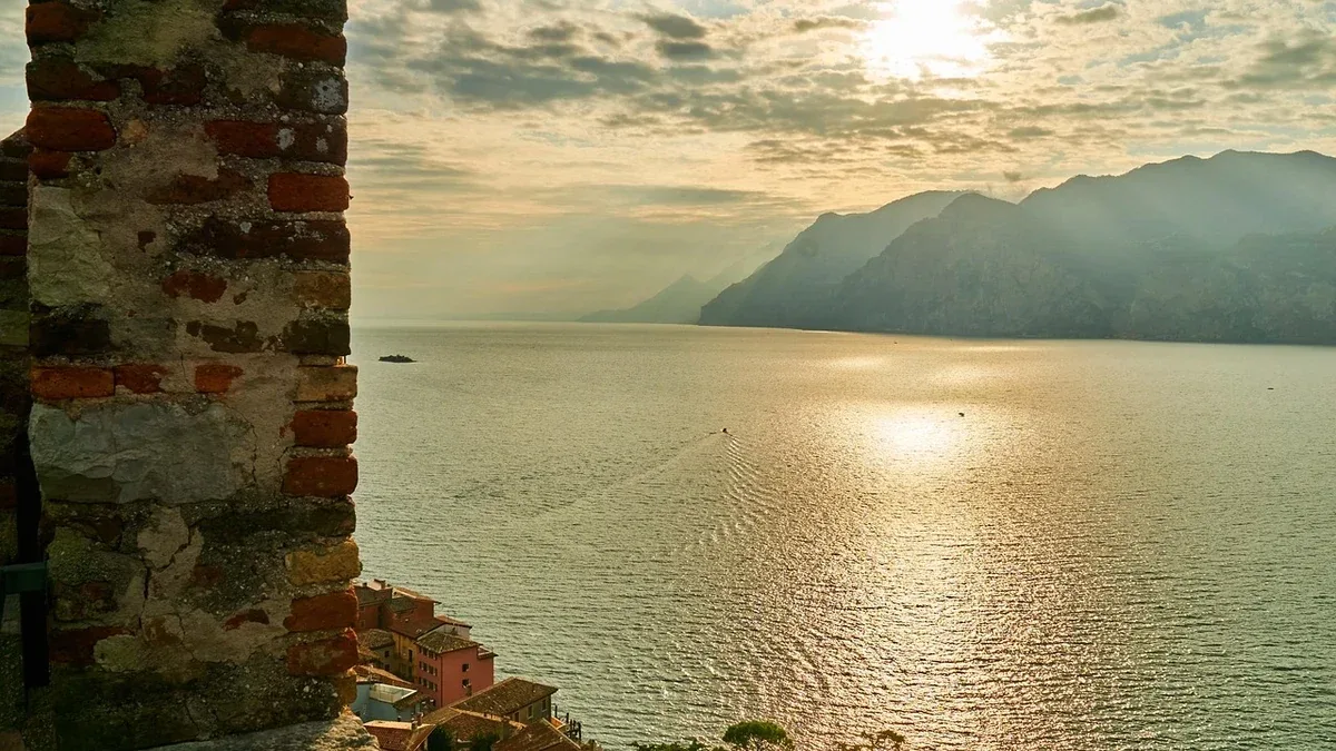 Lago di Garda veneto: come scegliere dove fermarsi tra borghi e passeggiate