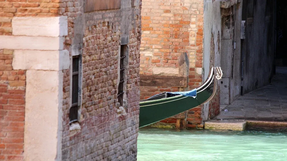 Remeri e squeri veneziani: due mestieri diversi al servizio delle barche
