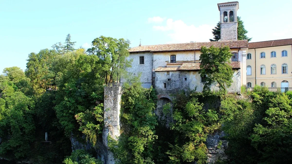 Borghetto sul Mincio: come visitare il borgo e le sue rive a piedi