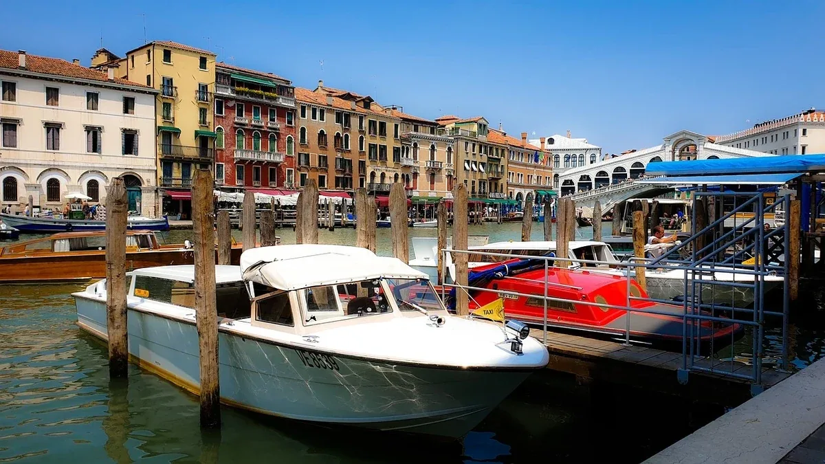 Rialto a Venezia: dal ponte al mercato attraverso le calli del quartiere