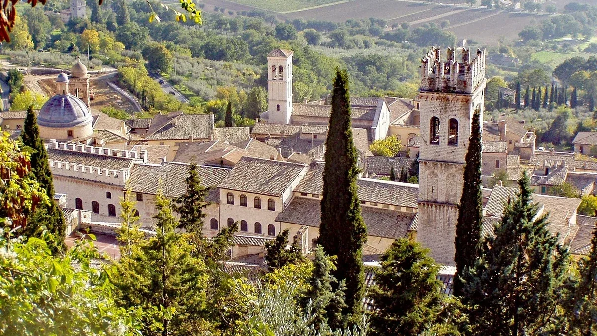 Arquà Petrarca: una passeggiata tra le vie del borgo e i Colli Euganei