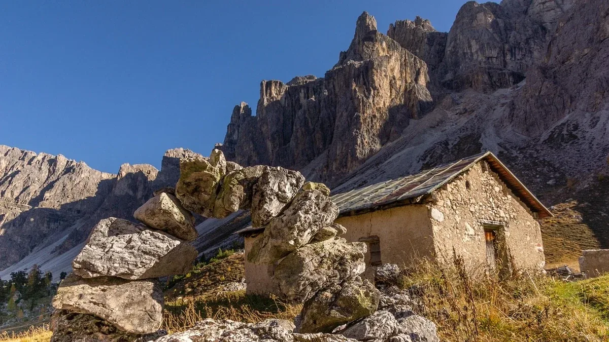 Sottoguda: una passeggiata tra le case di pietra ai piedi della Marmolada
